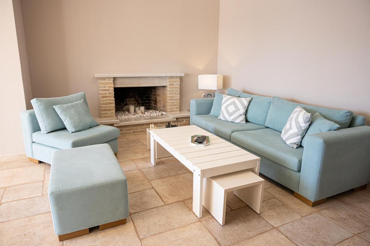 Kalavria Luxury Suites, Afroditi Suite With Magnificent Sea View And Private Swimming Pool. Poros Town Extérieur photo