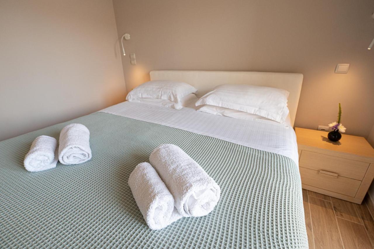 Kalavria Luxury Suites, Afroditi Suite With Magnificent Sea View And Private Swimming Pool. Poros Town Extérieur photo